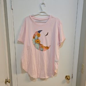 Torrid 2x Pink Tee with Moon and Bird Graphic
